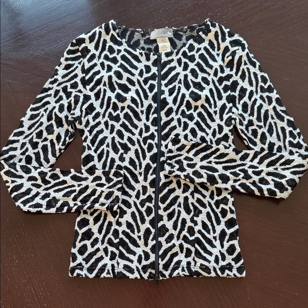 Papillon Blanc Black and White Textured Button Down Shirt